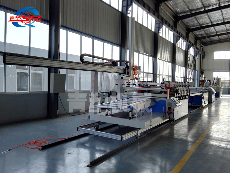 PVC結(jié)皮發(fā)泡板生產(chǎn)線SJSZ80/156